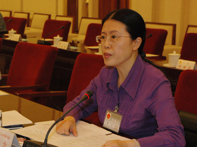 李力