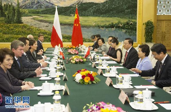 （XHDW）张德江与波兰众议院议长科帕奇举行会谈